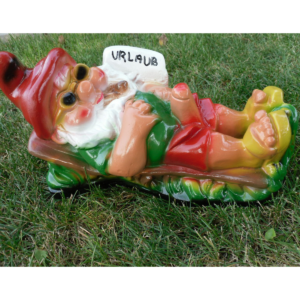 Deko Gartenzwerg im Urlaub auf Liegestuhl, 33 cm lang