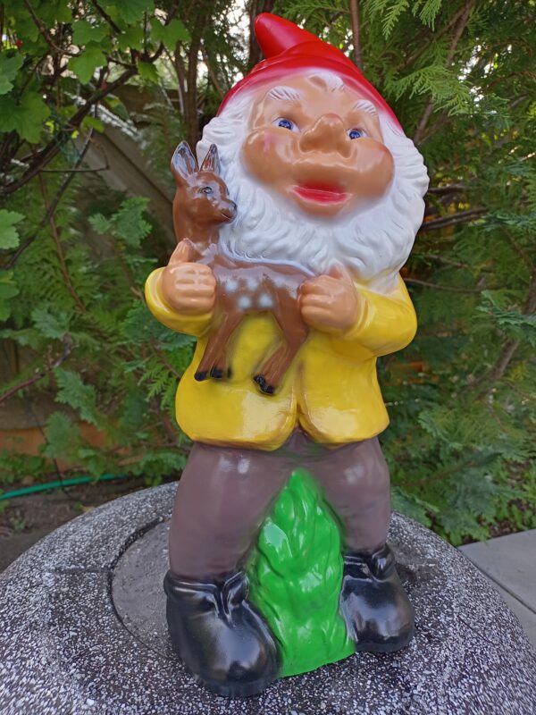 Grosser Deko-Gartenzwerg mit Bambi, 45 cm hoch 13