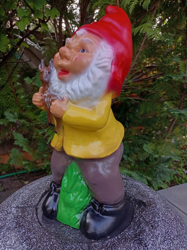 Grosser Deko-Gartenzwerg mit Bambi, 45 cm hoch 2