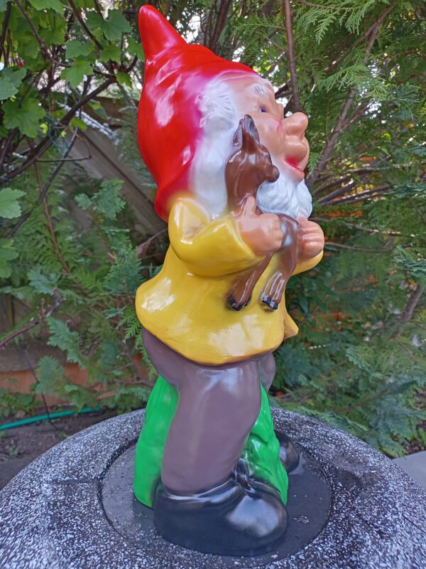 Grosser Deko-Gartenzwerg mit Bambi, 45 cm hoch 5