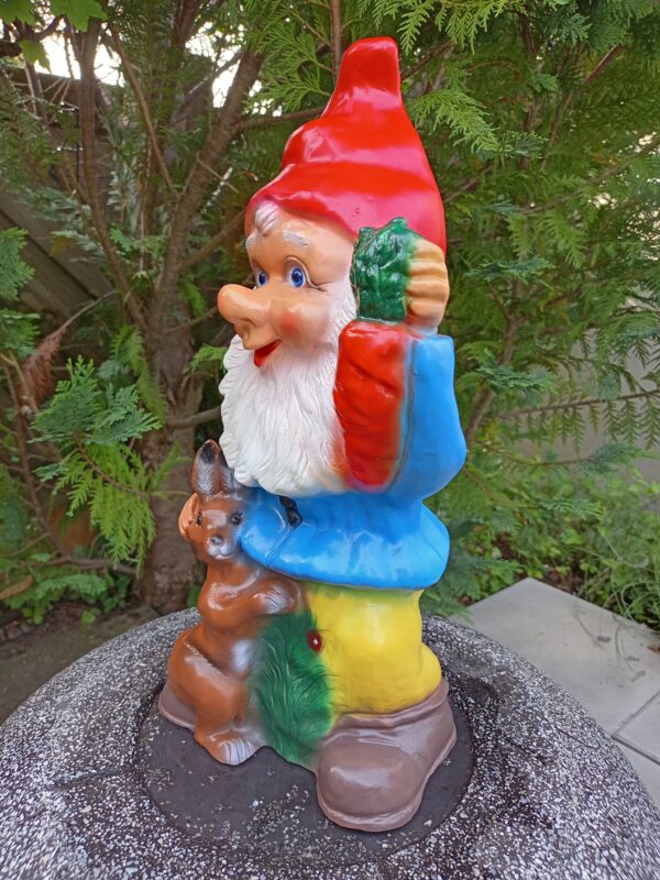 Grosser Gartenzwerg mit Hase, 45 cm hoch 6