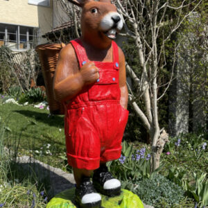Grosser Osterhase mit leerer Chrätze zum füllen, 110 cm hoch