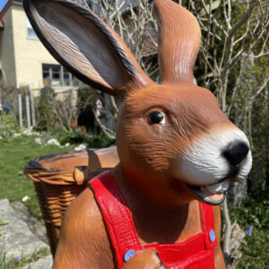 Grosser Osterhase mit Rückenkorb zum füllen, 110 cm hoch 1
