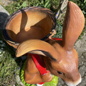 Grosser Osterhase mit Rückenkorb zum füllen, 110 cm hoch 2