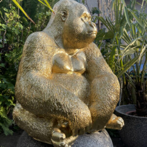 Deko Gorilla Jungtier in Gold, sitzend, 75 cm hoch 2