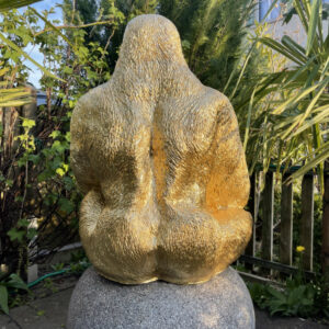 Deko Gorilla Jungtier in Gold, sitzend, 75 cm hoch 4