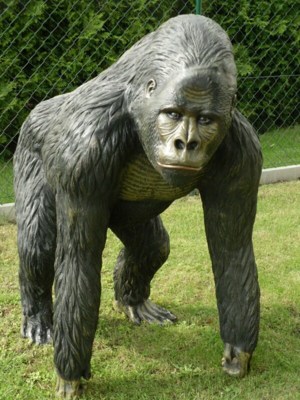 Gorillafigur lebensgross, 130 cm hoch