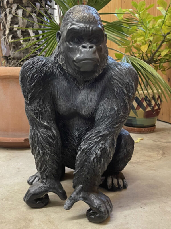 Junger Gorilla, hockend, 58 cm hoch