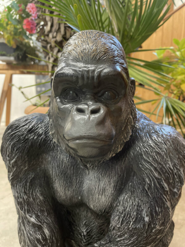 Junger Gorilla, hockend, 58 cm hoch 6