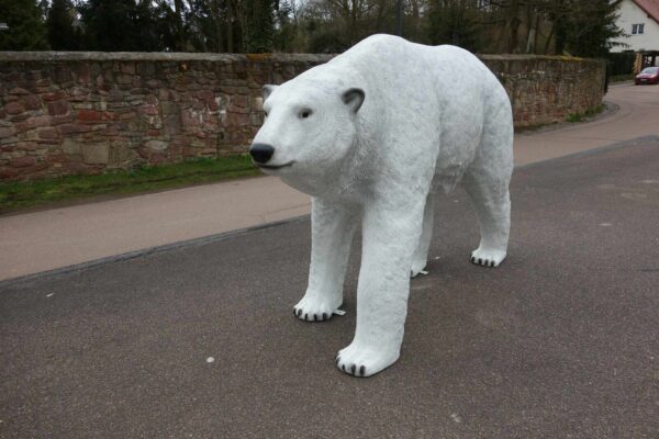 Deko Eisbär lebensgross, 190 cm lang 9