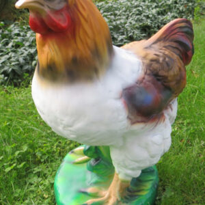 Gartendeko Huhn auf Sockel, 45 cm hoch