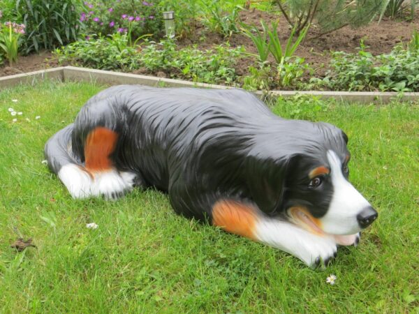 Berner Sennenhund für Gartendeko, liegend, 98 cm lang 4