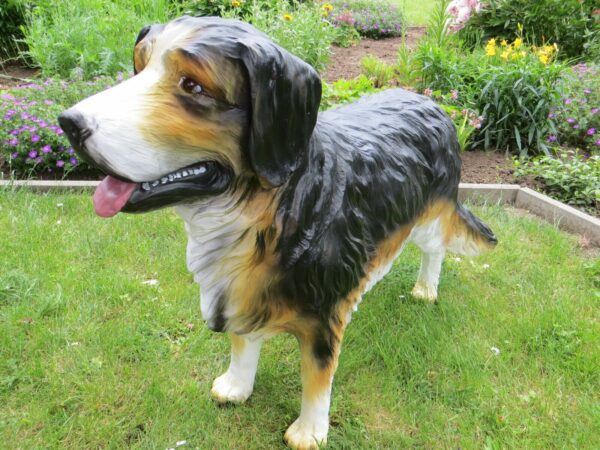 Berner Sennenhund Figur für den Garten, stehend, 120 cm lang 2