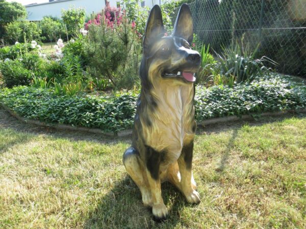 Sitzender deutscher Schäferhund als Gartenfigur, 90 cm hoch 6