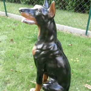 Dobermann Hundefigur Deko, sitzend, 95 cm hoch 1
