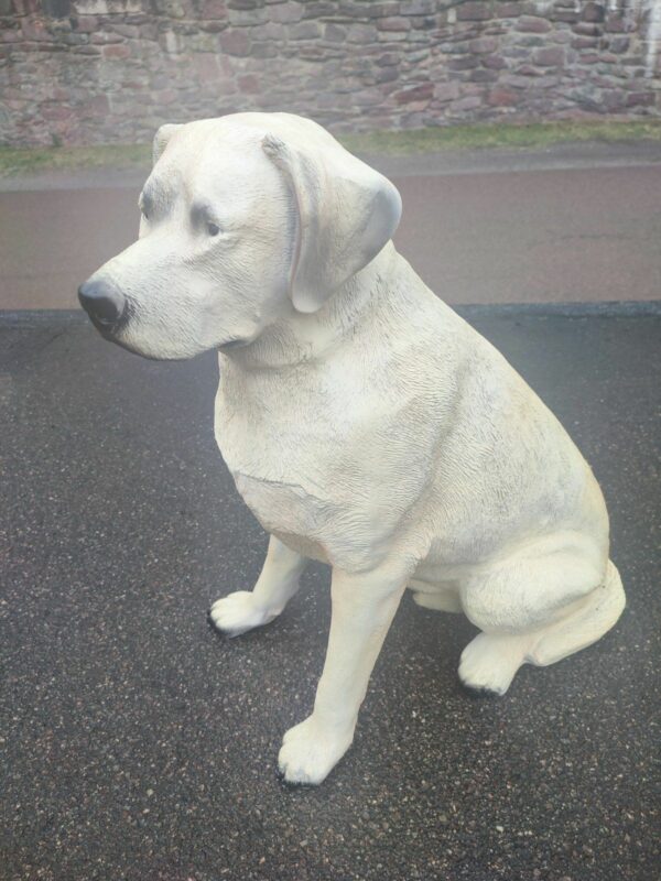 Sitzender Labrador Retriever für die Gartendeko, 65 cm hoch 3