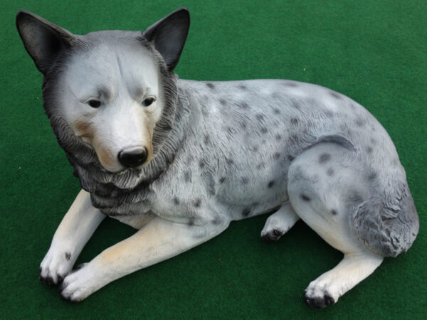 Deko Hundefigur für den Garten, liegend, 73 cm lang 2