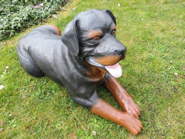 Liegende Deko Rottweilerfigur für Garten und Wohnung, 90 cm lang 3