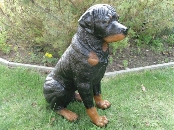 Sitzender Deko Rottweiler für Garten oder Wohnung, 65 cm hoch