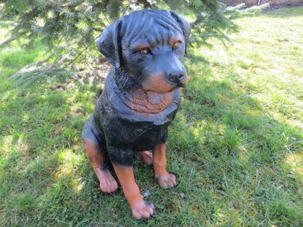 Sitzender Deko Rottweiler für Garten oder Wohnung, 65 cm hoch 3