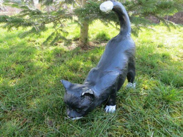 Deko Katze für den Garten, auf der Pirsch, 40 cm lang 4