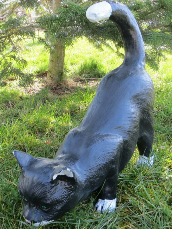 Deko Katze für den Garten, auf der Pirsch, 40 cm lang 2