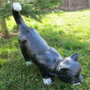 Deko Katze für den Garten, auf der Pirsch, 40 cm lang 3