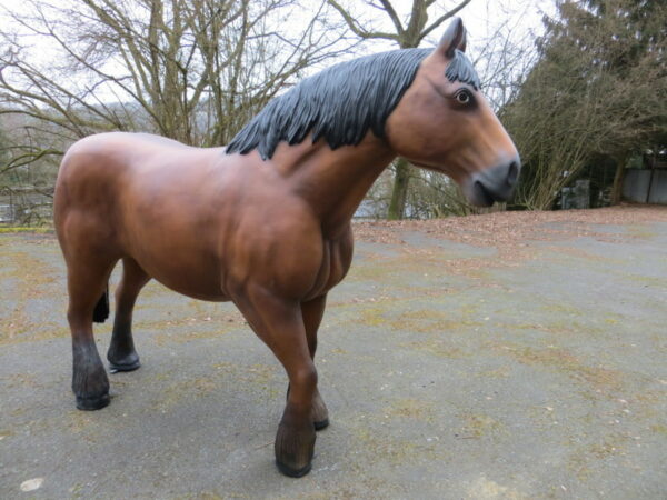 XXL Pferd Gartenfigur, 215 cm hoch, Belgier mit Kunsthaarschweif