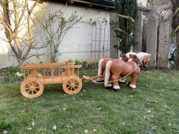 2 Pferdefiguren mit Leiterwagen, 150 cm lang 5