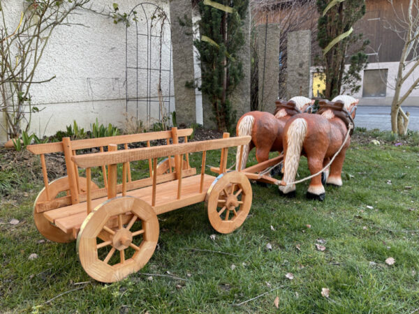 2 Pferdefiguren mit Leiterwagen, 150 cm lang 7