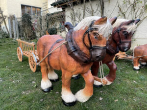 Pferde Deko Figuren mit 2-Achsigem Leiterwagen, 200 cm lang