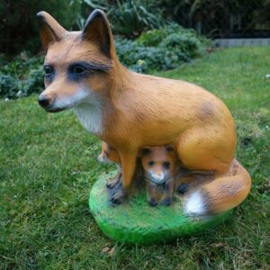Dekofuchs, Fähe mit 2 Welpen, 40 cm hoch 6