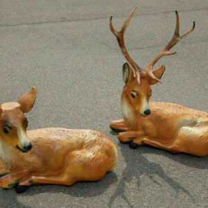 2 Hirschfiguren im Paar, Hirsch und Hirschkuh liegend 6