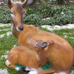Gartendeko Figur Hirschkuh mit Kalb, 42 cm hoch