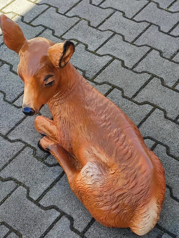 Dekofigur liegende Hirschkuh für den Garten, 58 cm hoch 5