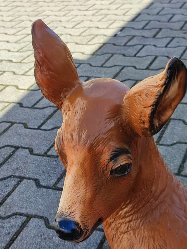 Dekofigur liegende Hirschkuh für den Garten, 58 cm hoch 7