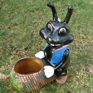 Ameisenfigur auf Eichel mit Loch als Blumentopf, 45 cm hoch