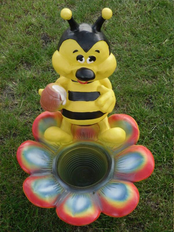 Deko Biene mit Honigtopf auf Blüte, 54 cm hoch