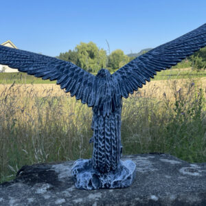 Gartendekofigur Adler mit Jungem in Betonoptik, 54 cm hoch 3