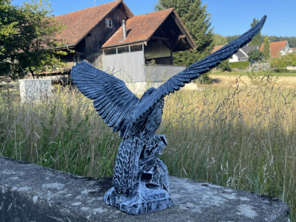 Gartendekofigur Adler mit Jungem in Betonoptik, 54 cm hoch 8