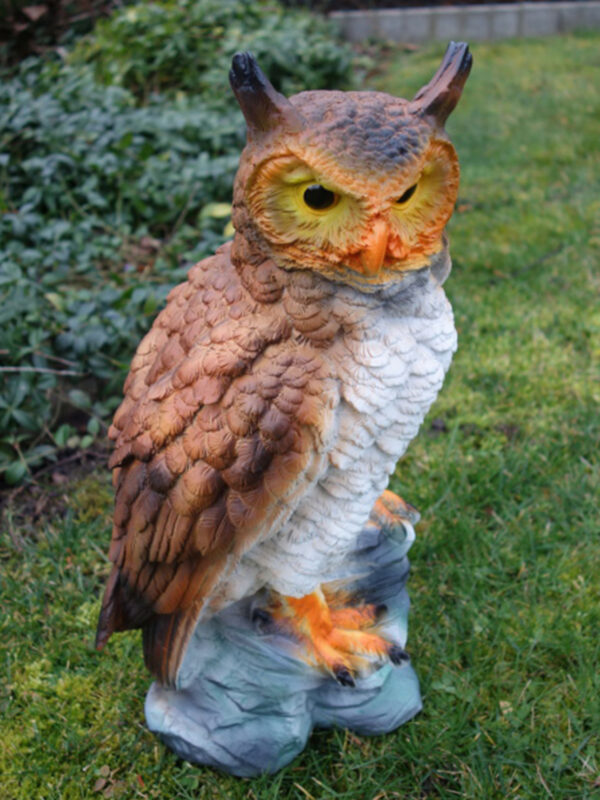 Deko Eule auf Stein sitzend, 40 cm hoch