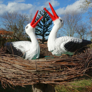 2 Klapperstörche im Nest für den Garten, Ø 80 cm