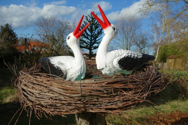 2 Klapperstörche im Nest für den Garten, Ø 80 cm 3