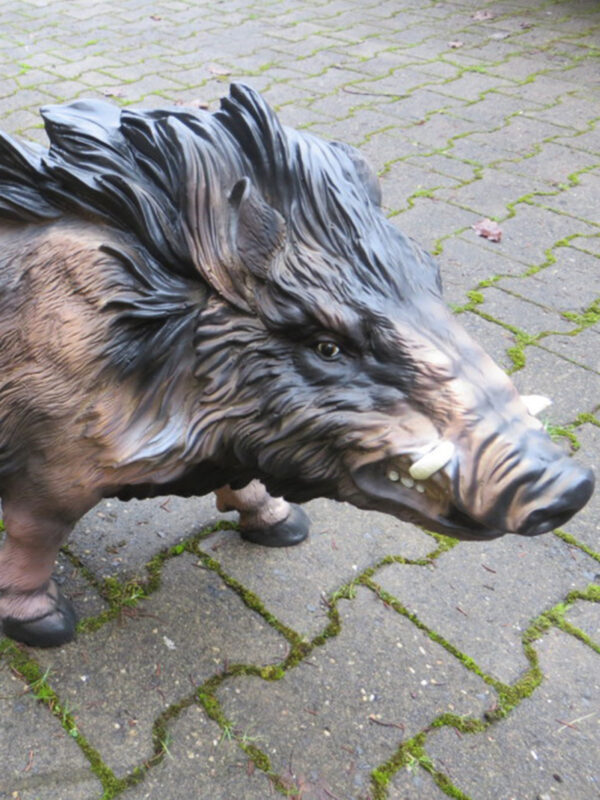Deko Wildschweinfigur Überläuferkeiler, 77 cm lang