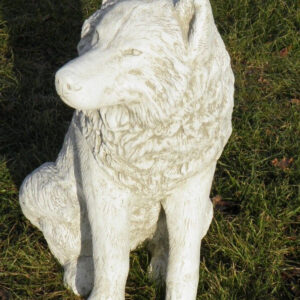 Gartenfigur aus Beton Wolf sitzend als Gartendeko, 70 cm hoch 1