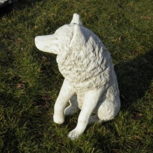 Gartenfigur aus Beton Wolf sitzend als Gartendeko, 70 cm hoch 3