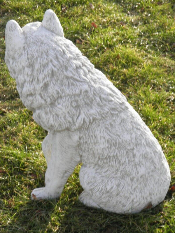 Sitzender Deko Wolf aus Beton für den Garten, 70 cm hoch 4