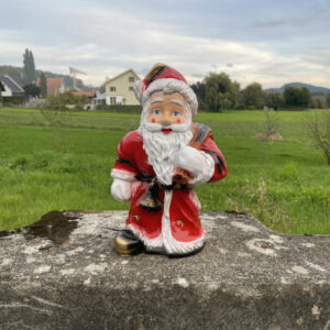 Kleiner Deko Weihnachtsmann für drinnen und draussen, 38 cm hoch 4