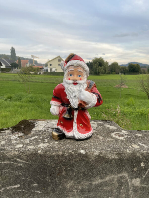 Kleiner Deko Weihnachtsmann für drinnen und draussen, 38 cm hoch 5