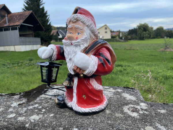 Weihnachtsmann Deko beleuchtet mit Laterne 230V, 40 cm hoch 4